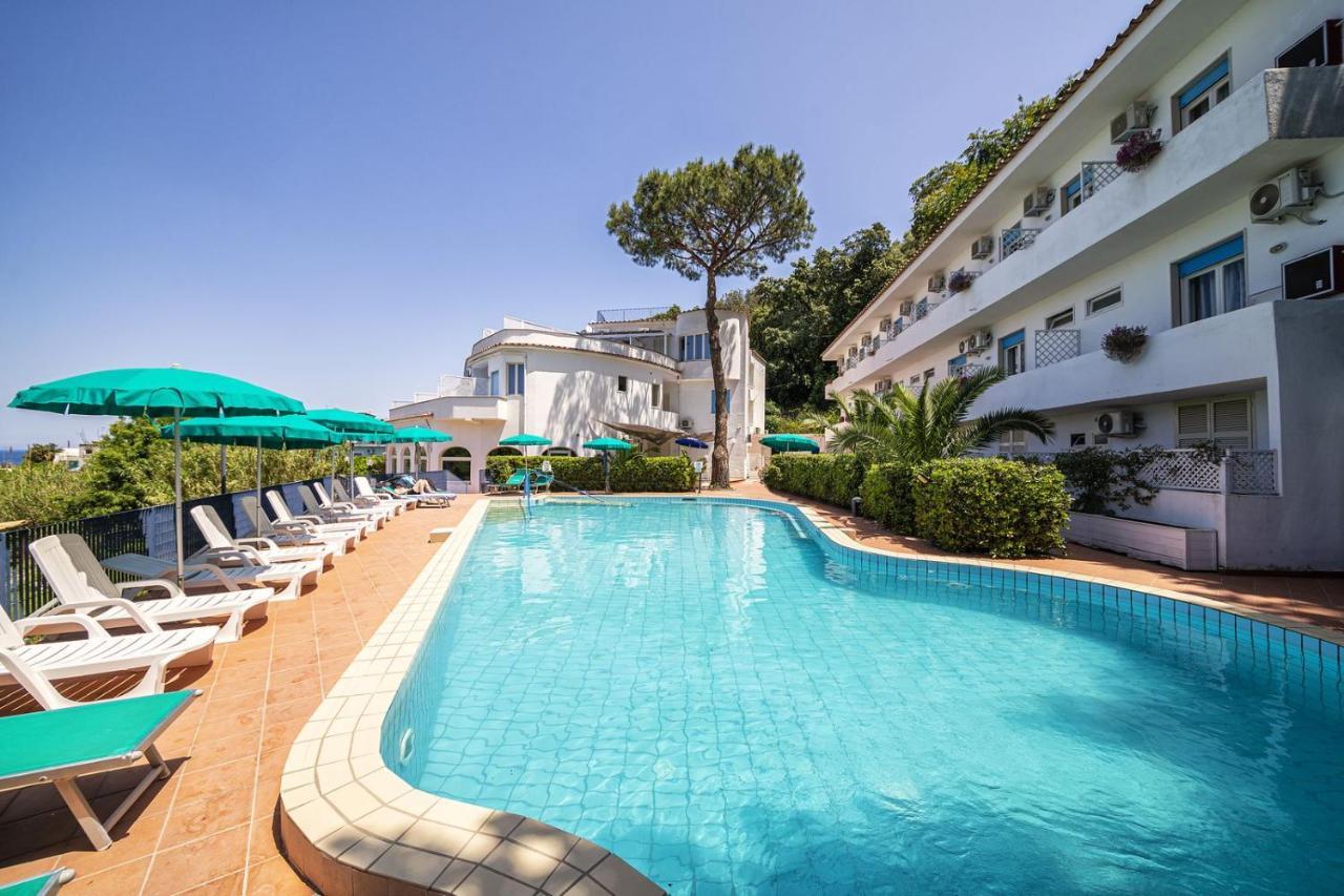 Bristol Hotel Lacco Ameno  ภายนอก รูปภาพ