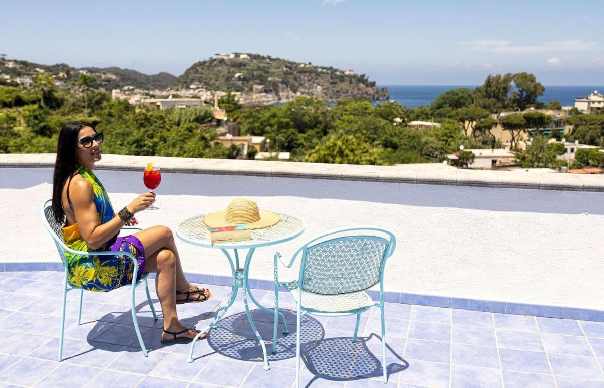 Bristol Hotel Lacco Ameno  ภายนอก รูปภาพ
