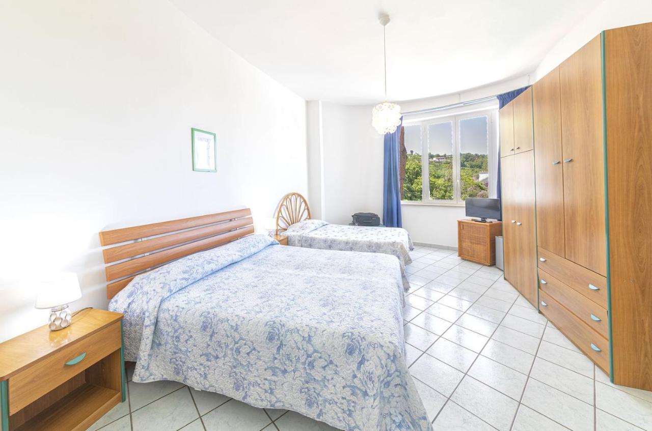 Bristol Hotel Lacco Ameno  ภายนอก รูปภาพ