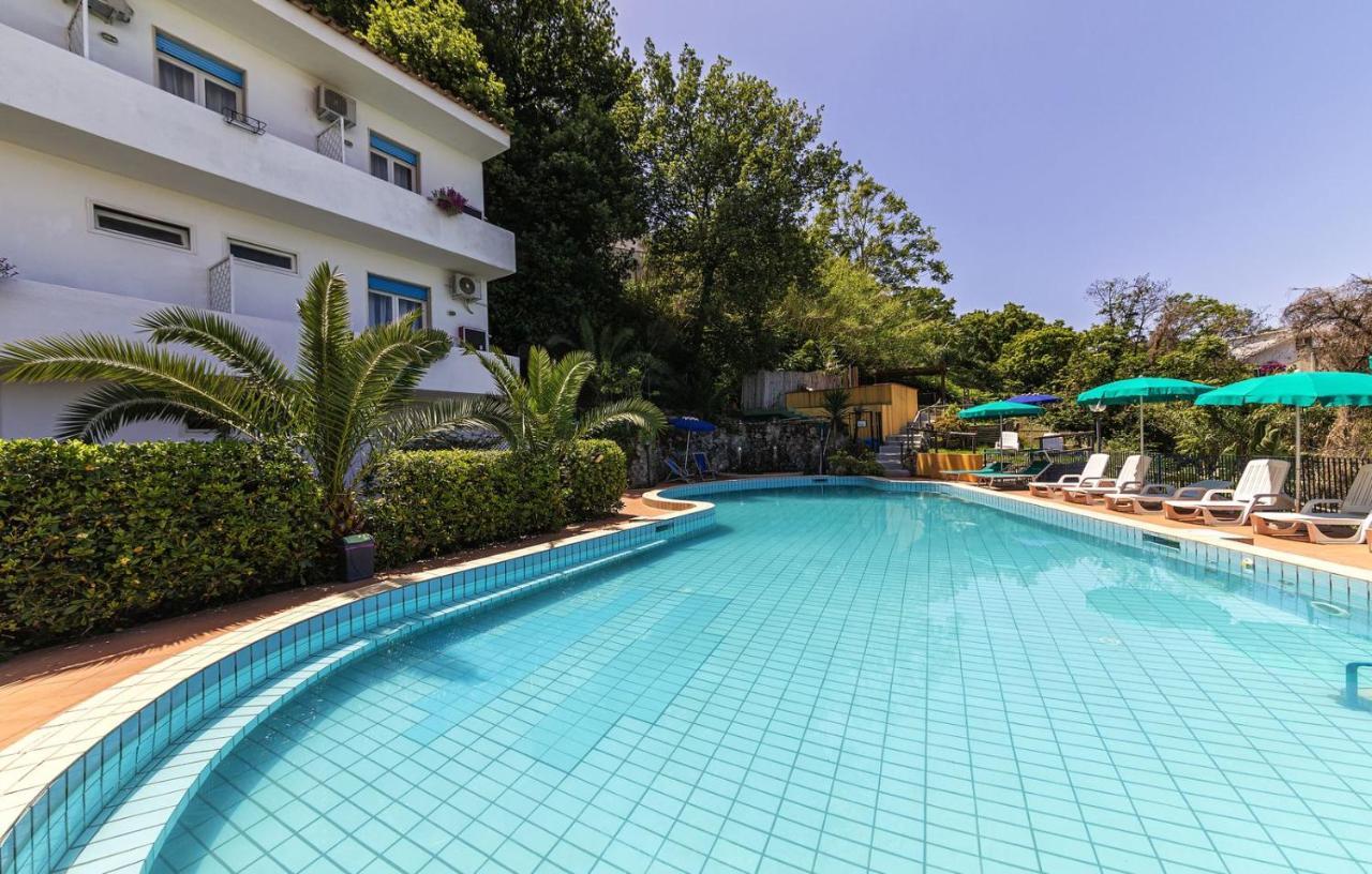 Bristol Hotel Lacco Ameno  ภายนอก รูปภาพ