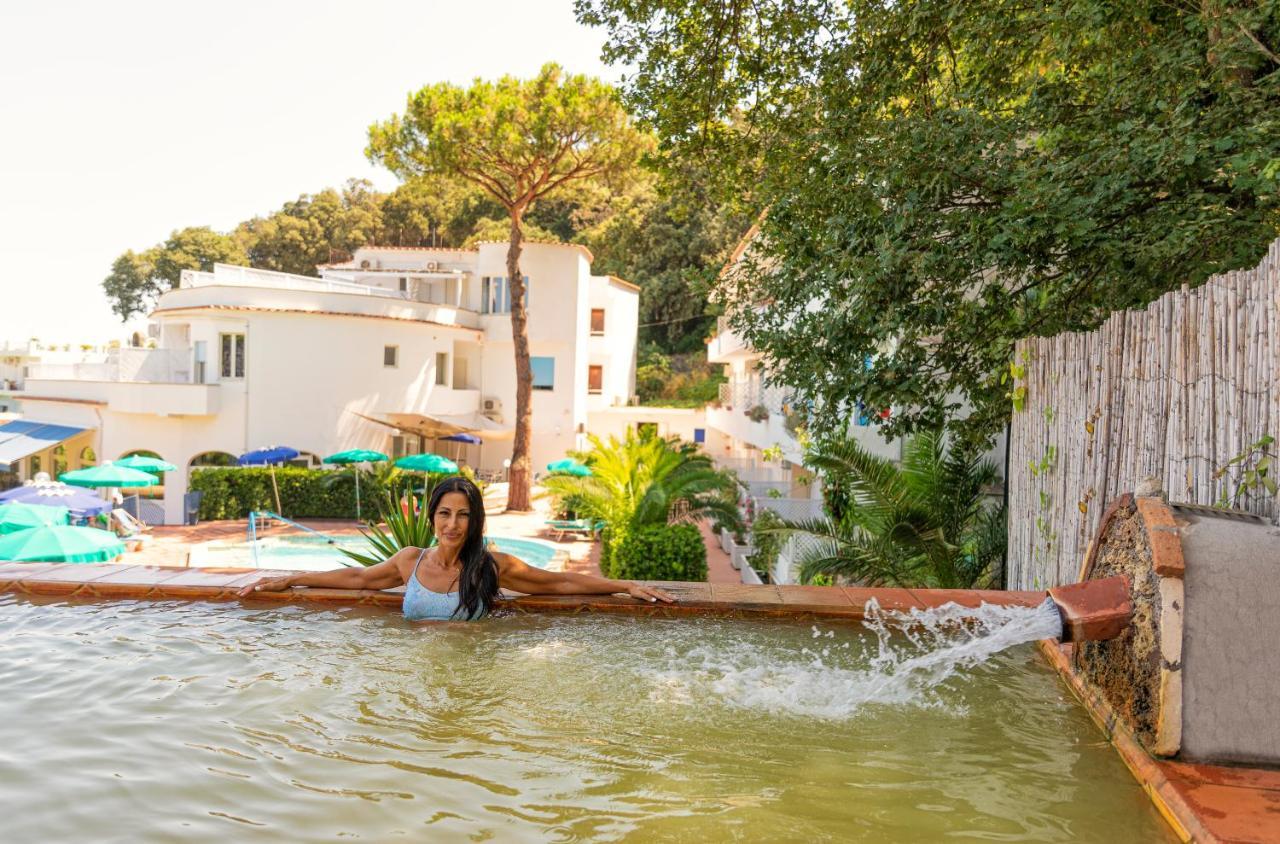 Bristol Hotel Lacco Ameno  ภายนอก รูปภาพ