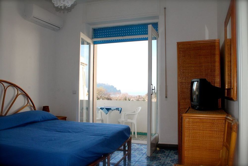 Bristol Hotel Lacco Ameno  ภายนอก รูปภาพ