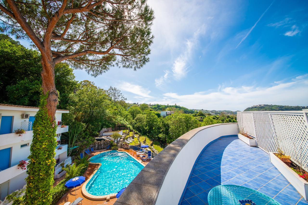 Bristol Hotel Lacco Ameno  ภายนอก รูปภาพ