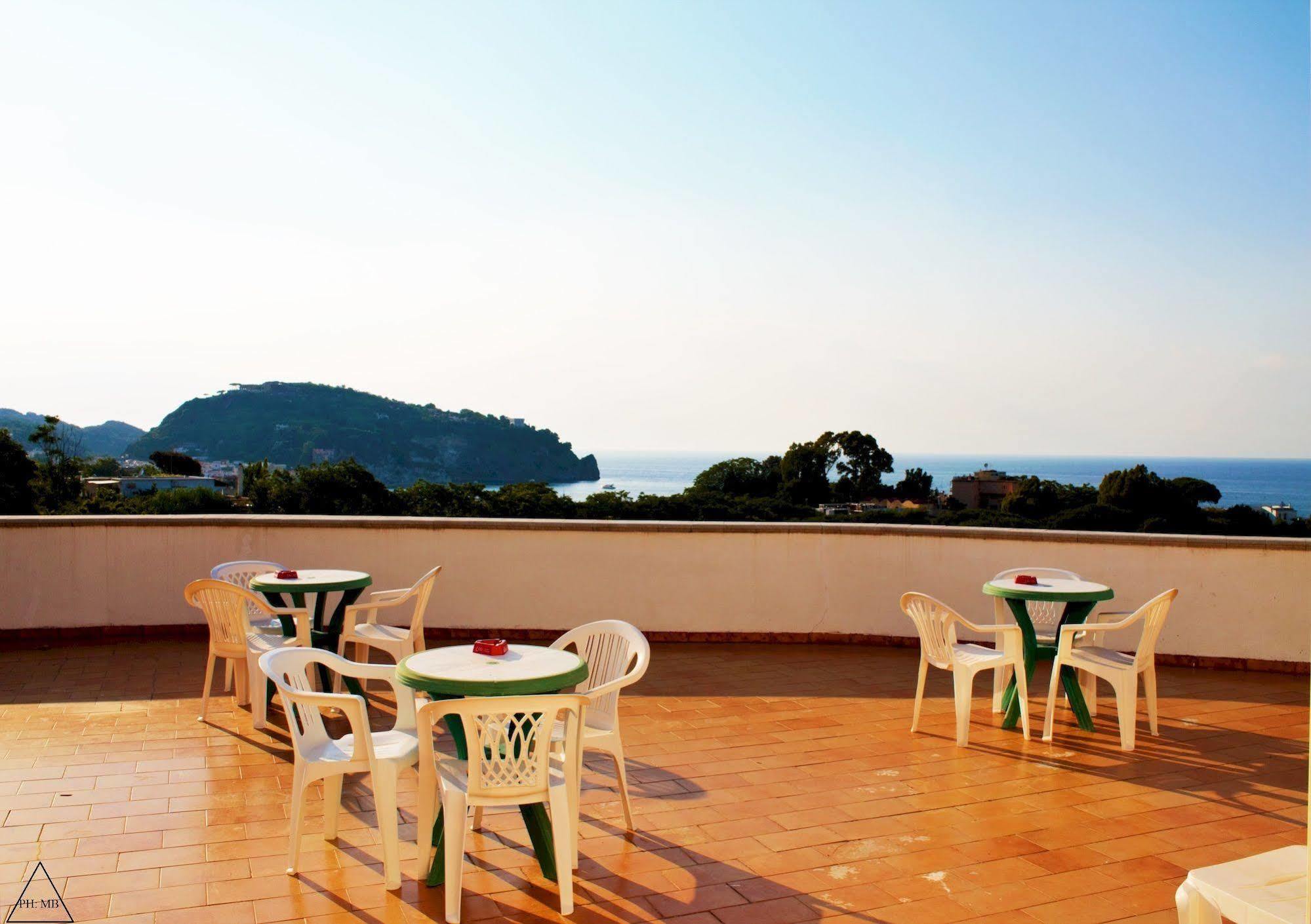 Bristol Hotel Lacco Ameno  ภายนอก รูปภาพ